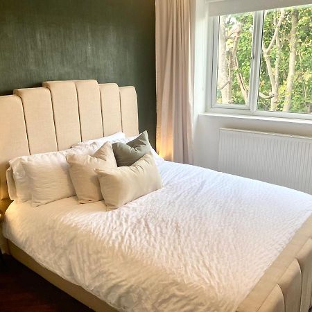 Newly Refurbished 2 Bedroom Apartment In South 런던 외부 사진
