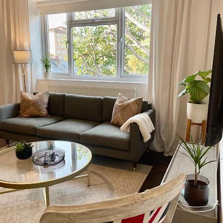 Newly Refurbished 2 Bedroom Apartment In South 런던 외부 사진