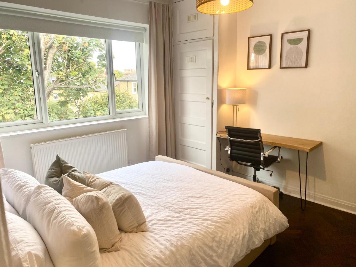Newly Refurbished 2 Bedroom Apartment In South 런던 외부 사진