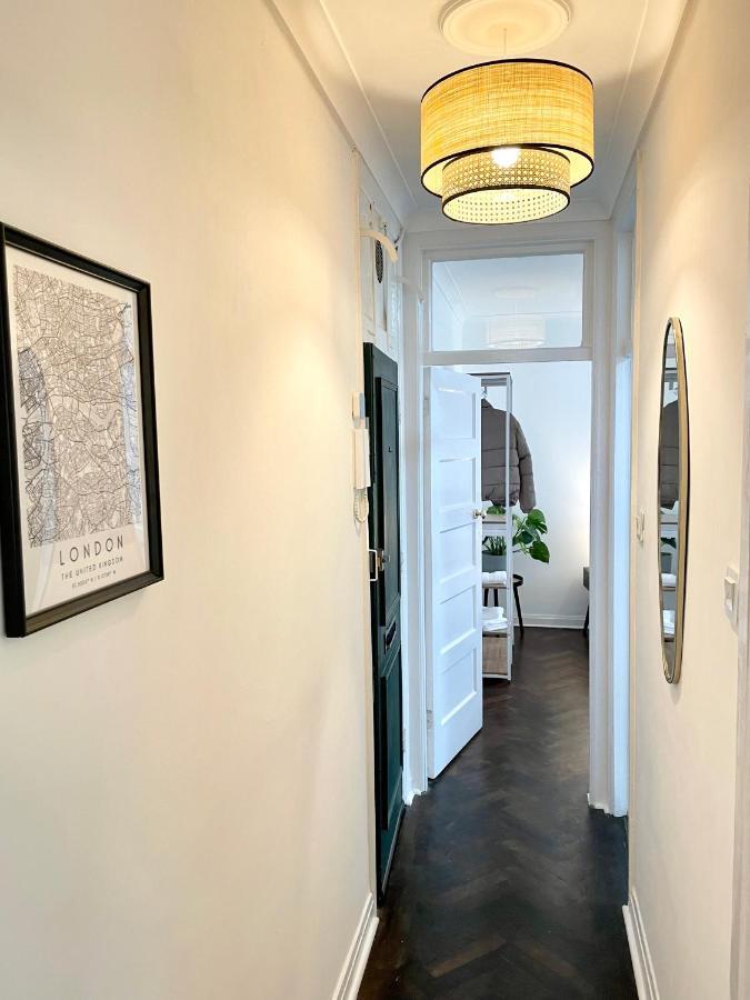 Newly Refurbished 2 Bedroom Apartment In South 런던 외부 사진